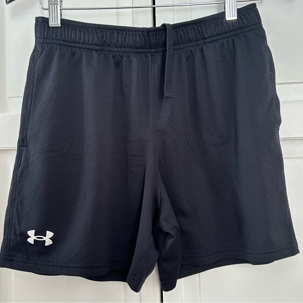 Under Armour Youth XL Black Tech Mesh Shorts